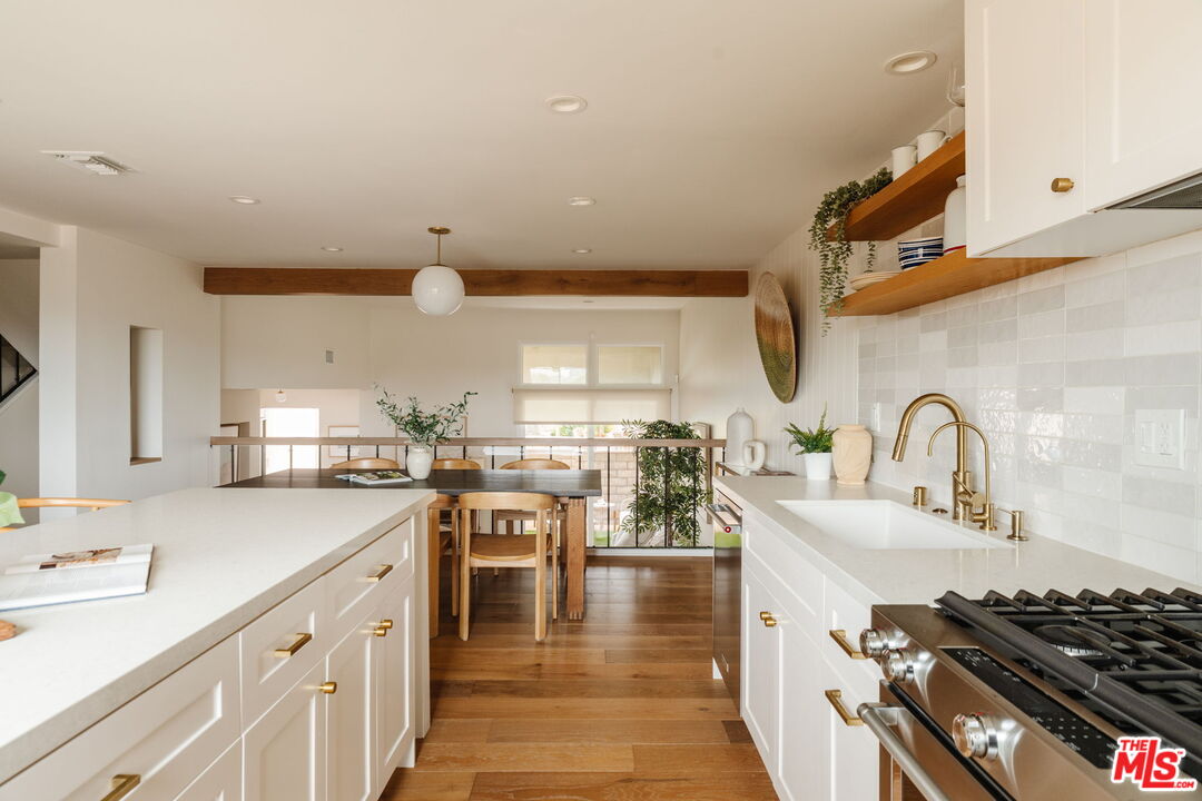 13210 Fiji Way Unit: M