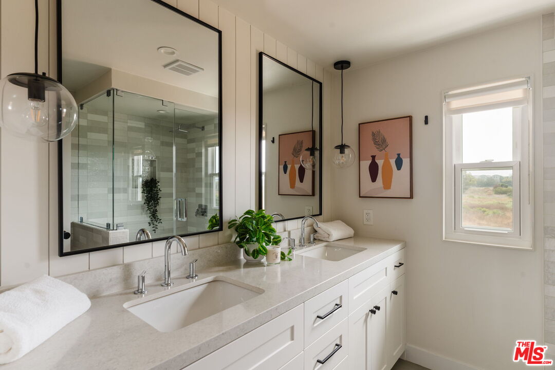 13210 Fiji Way Unit: M