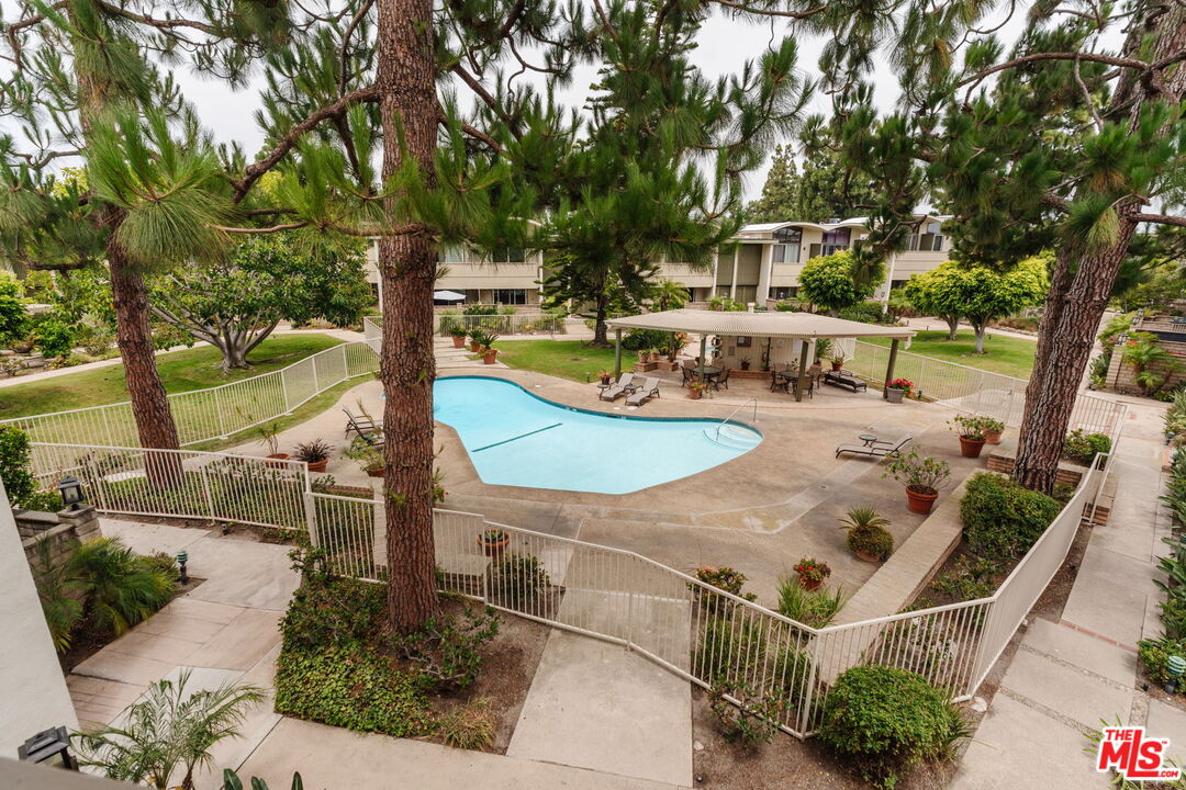 13210 Fiji Way Unit: M