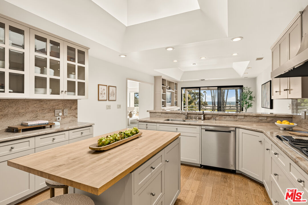 20 Ocean Park Blvd Unit: 7