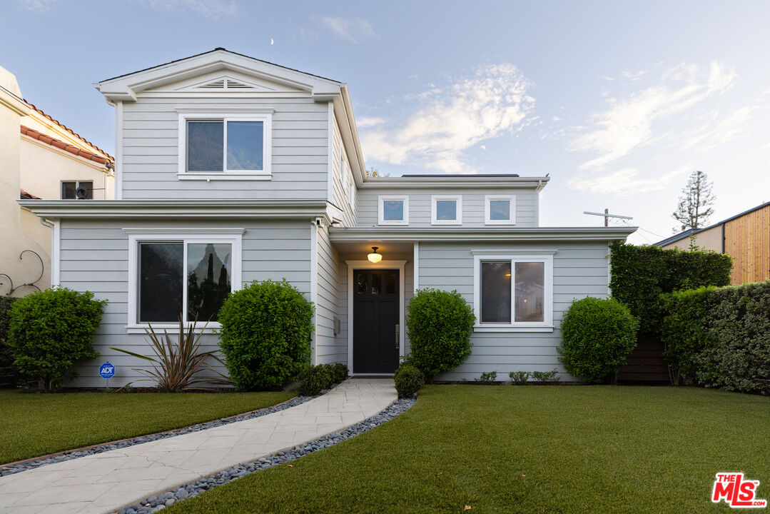 961 S Gretna Green Way