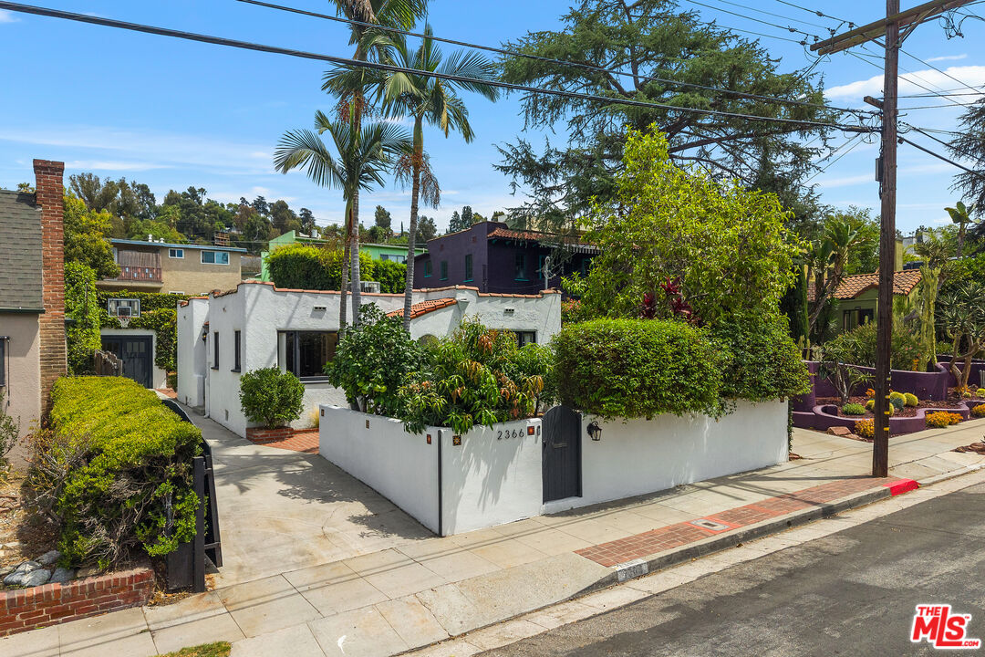 2366 Edgewater Ter