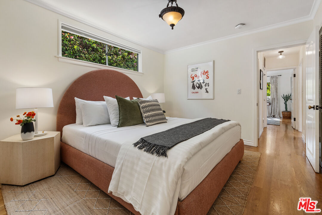 2366 Edgewater Ter