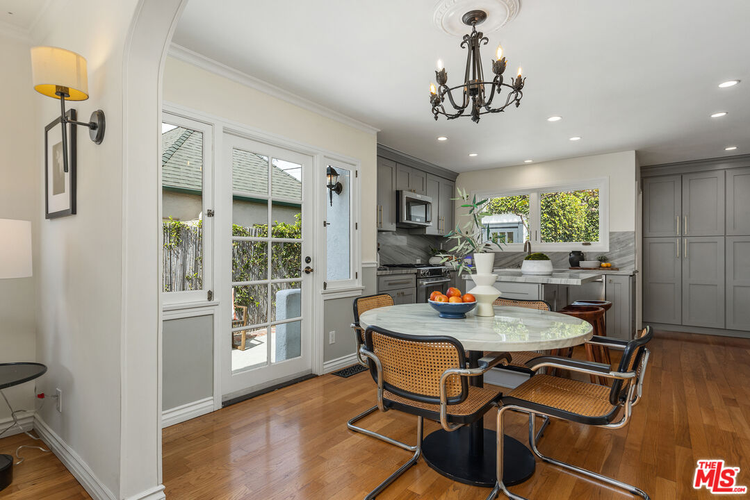 2366 Edgewater Ter