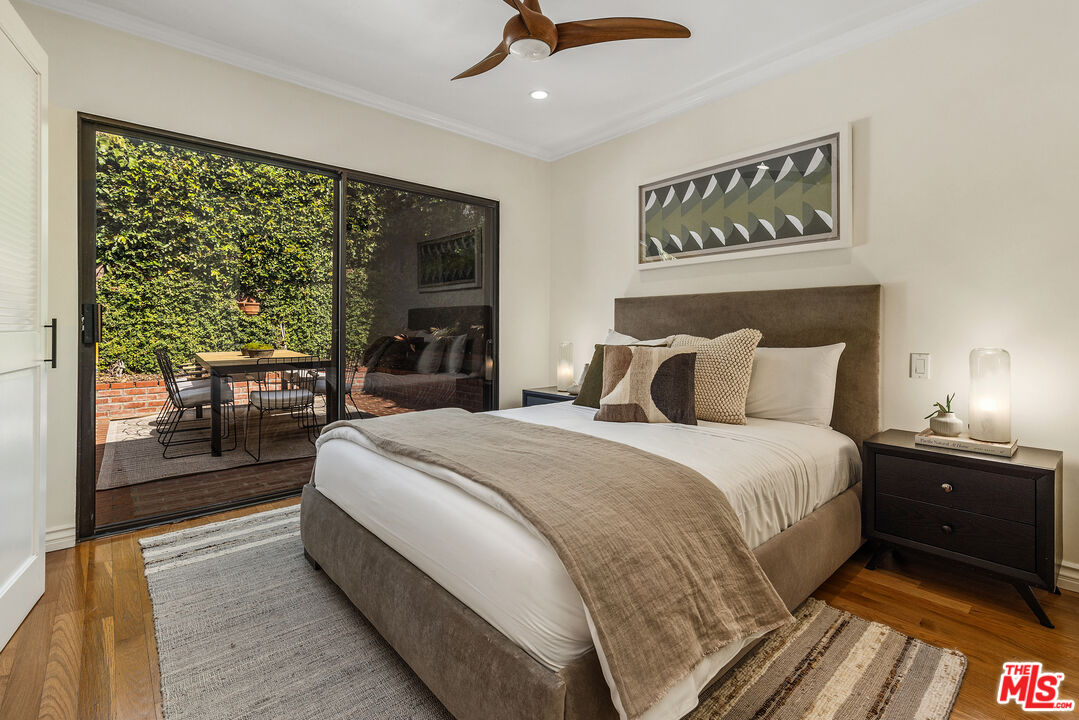 2366 Edgewater Ter