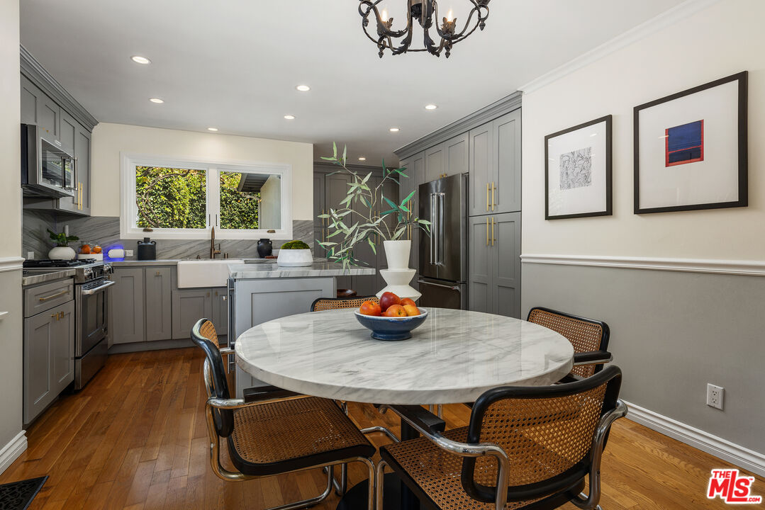 2366 Edgewater Ter