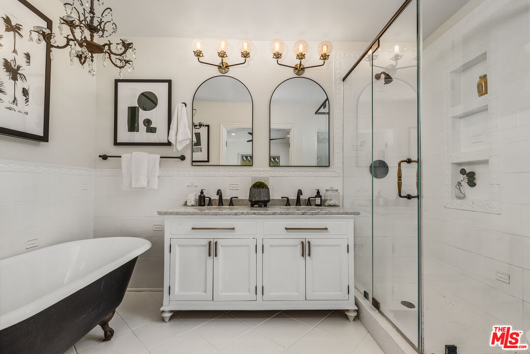 2366 Edgewater Ter