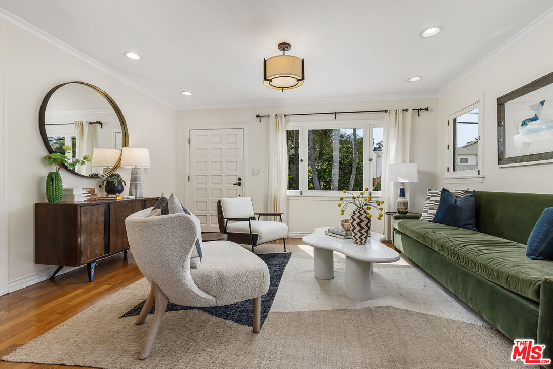 2366 Edgewater Ter