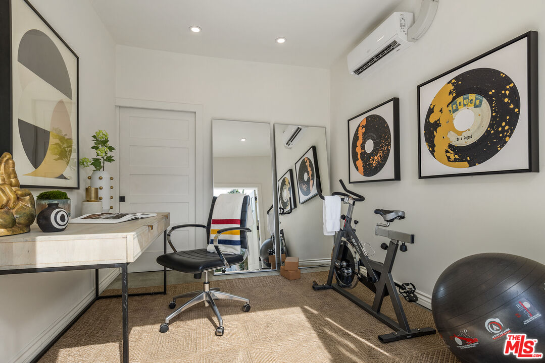 2366 Edgewater Ter