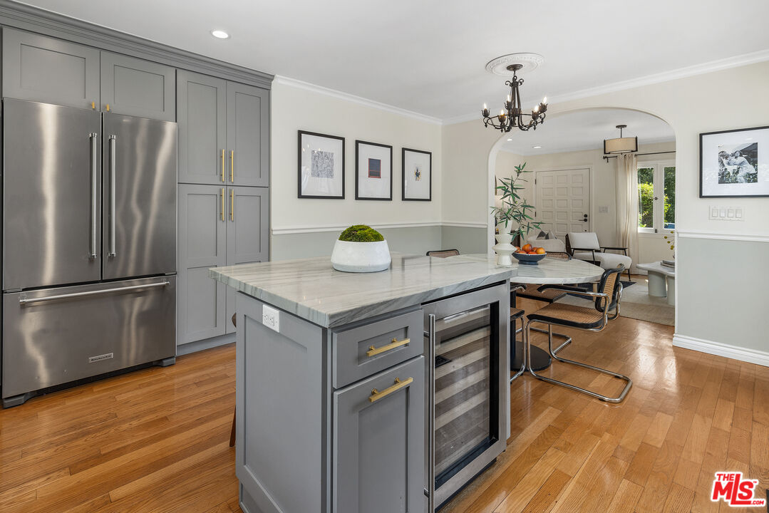2366 Edgewater Ter