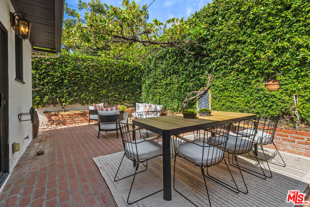 2366 Edgewater Ter