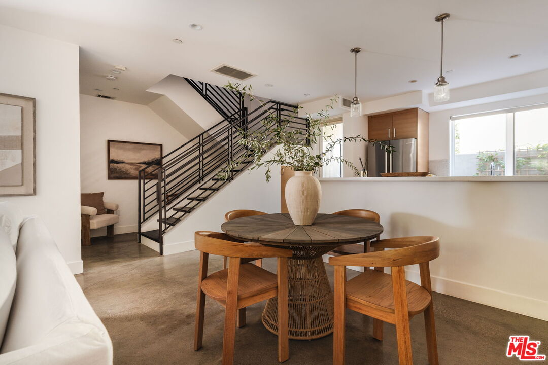 811 19th St Unit: 2