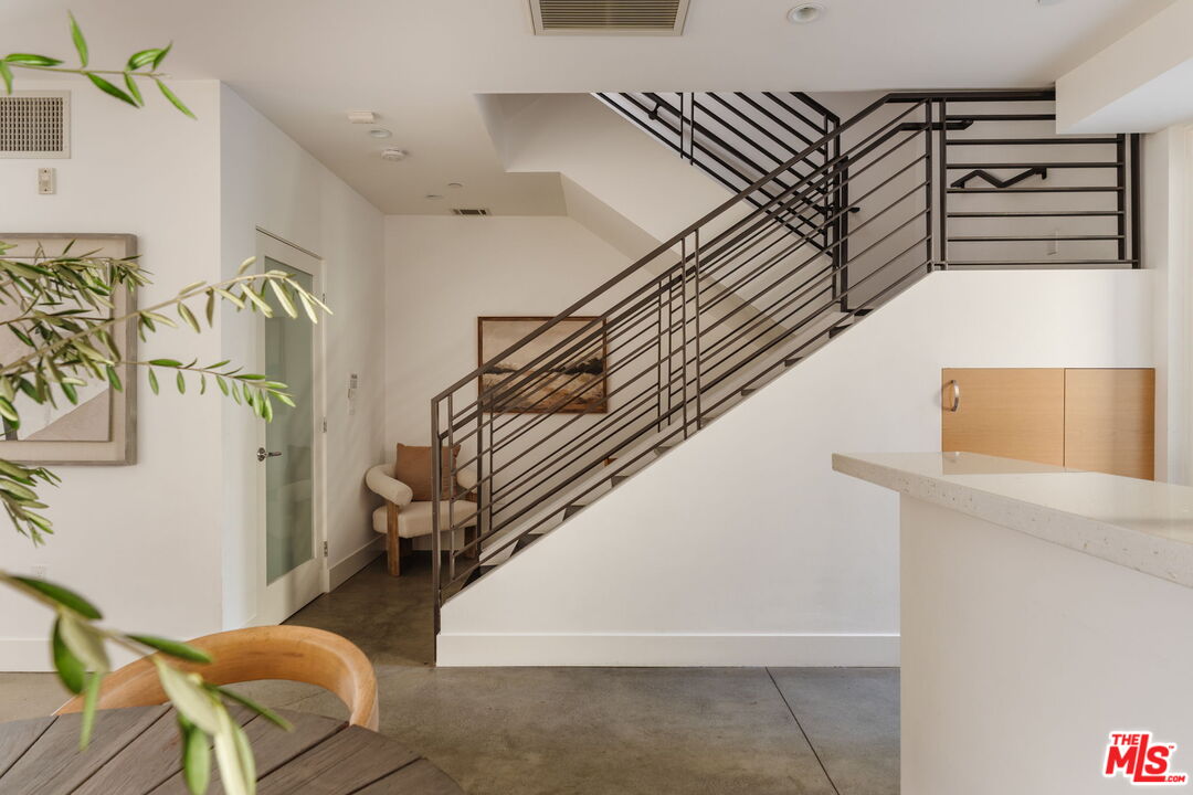811 19th St Unit: 2