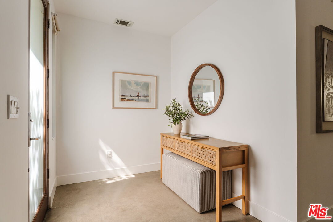 811 19th St Unit: 2