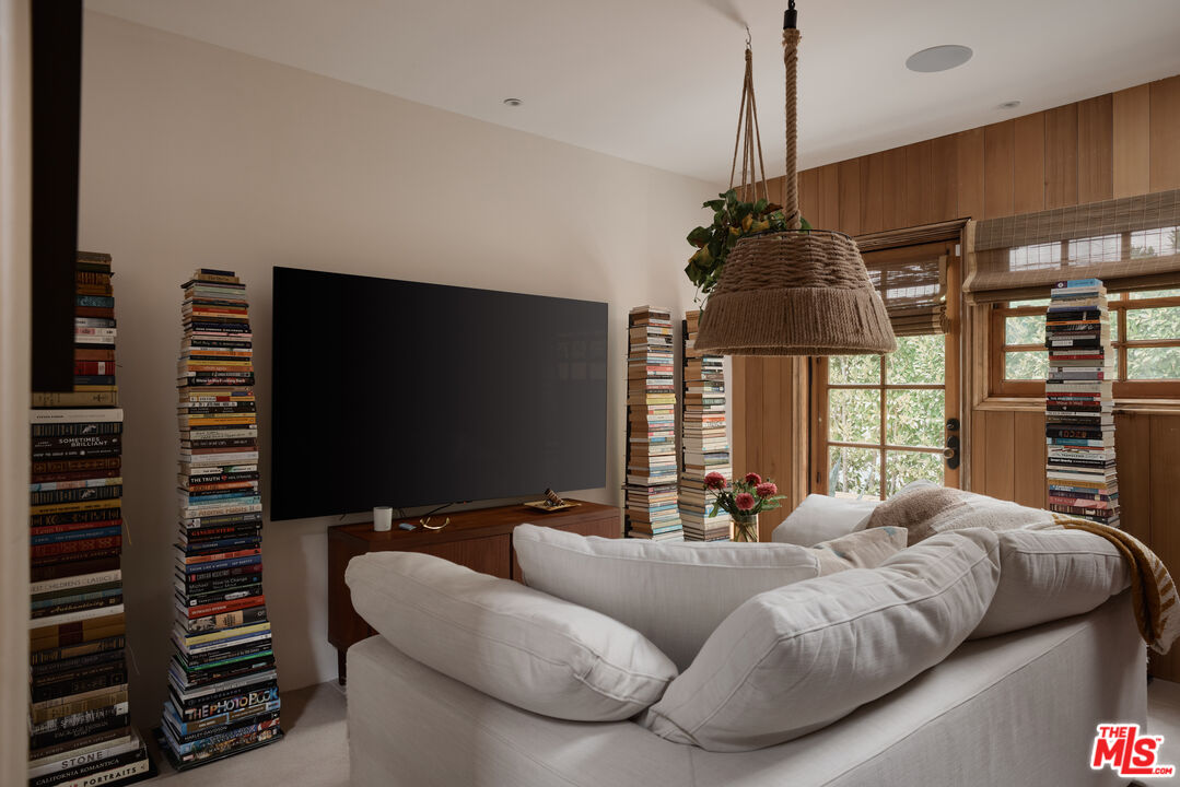 918 N La Jolla Ave