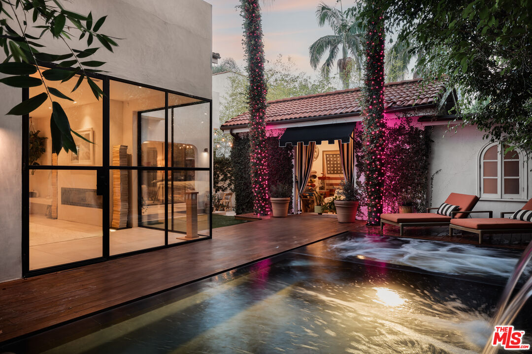 918 N La Jolla Ave