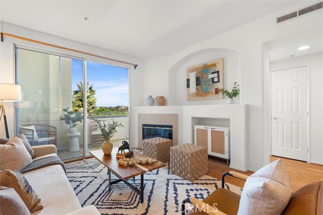 12963 Runway Unit: 416