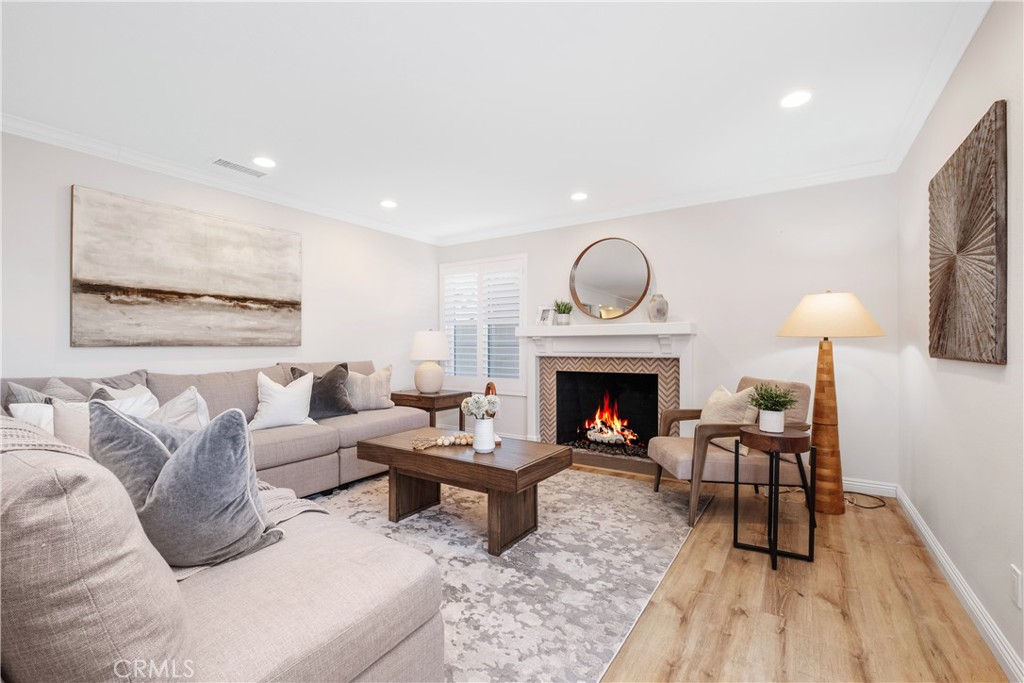 25631 Cresta Loma