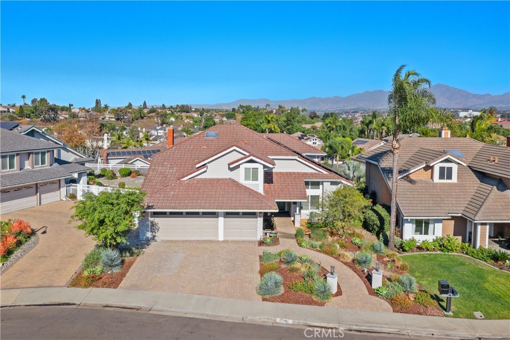 25631 Cresta Loma