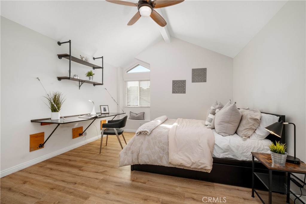 25631 Cresta Loma