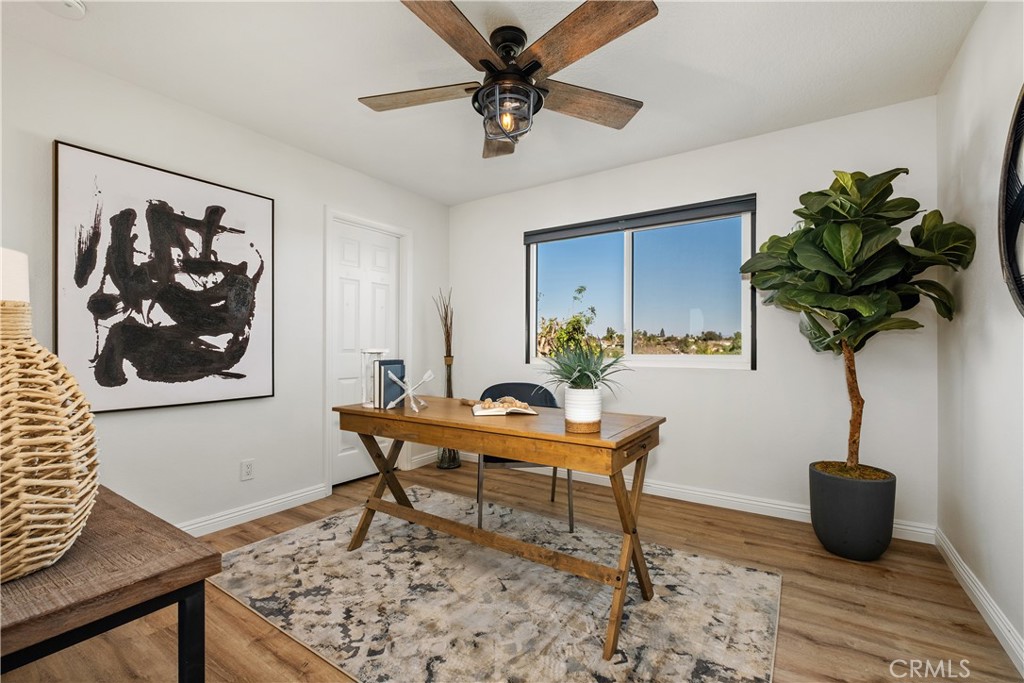 25631 Cresta Loma