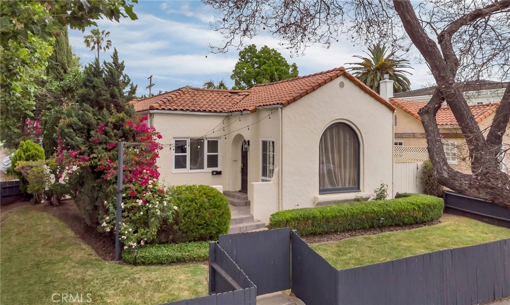 546 N Martel Avenue