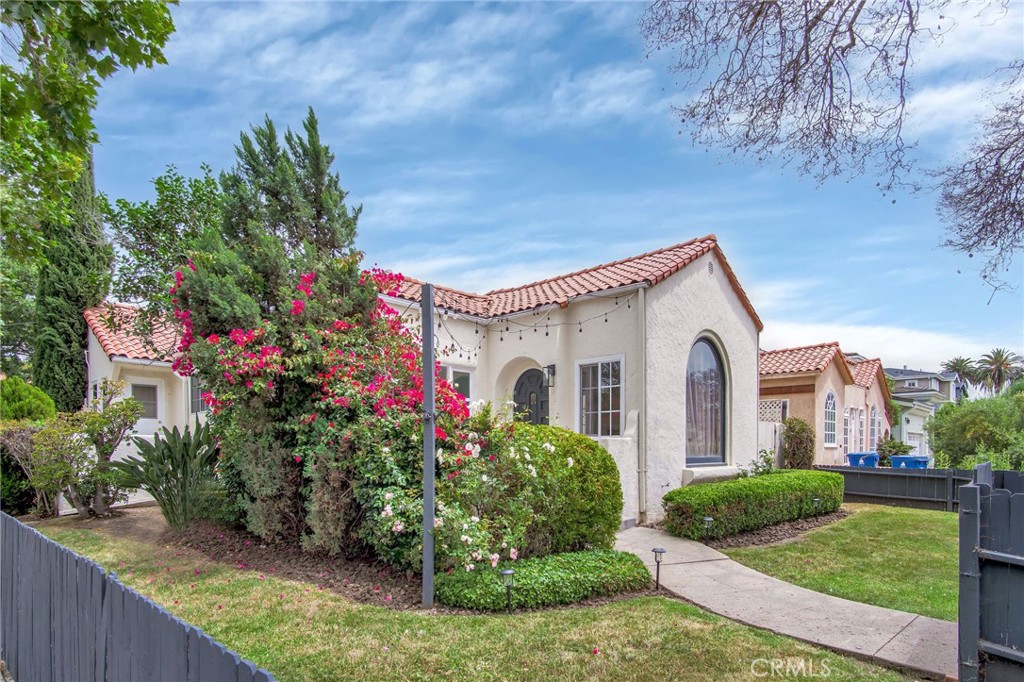546 N Martel Avenue