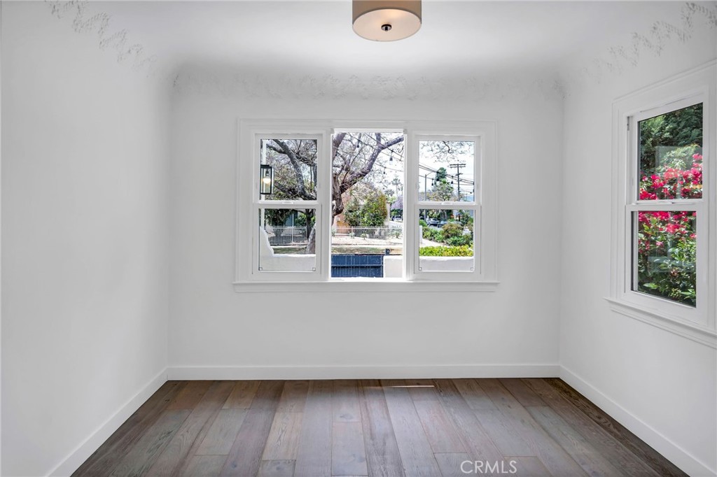 546 N Martel Avenue