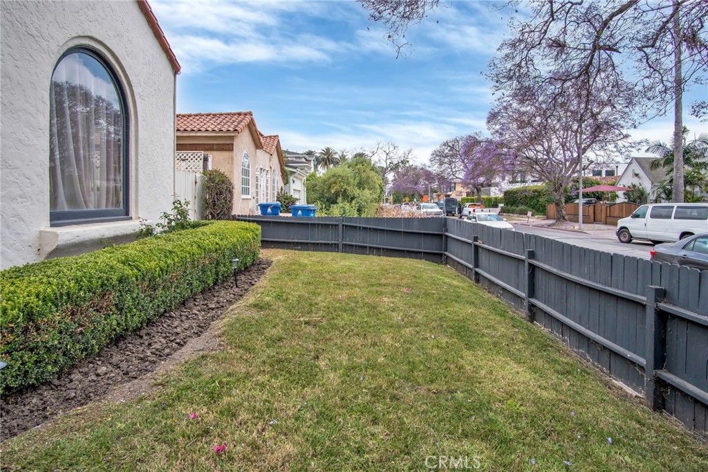 546 N Martel Avenue