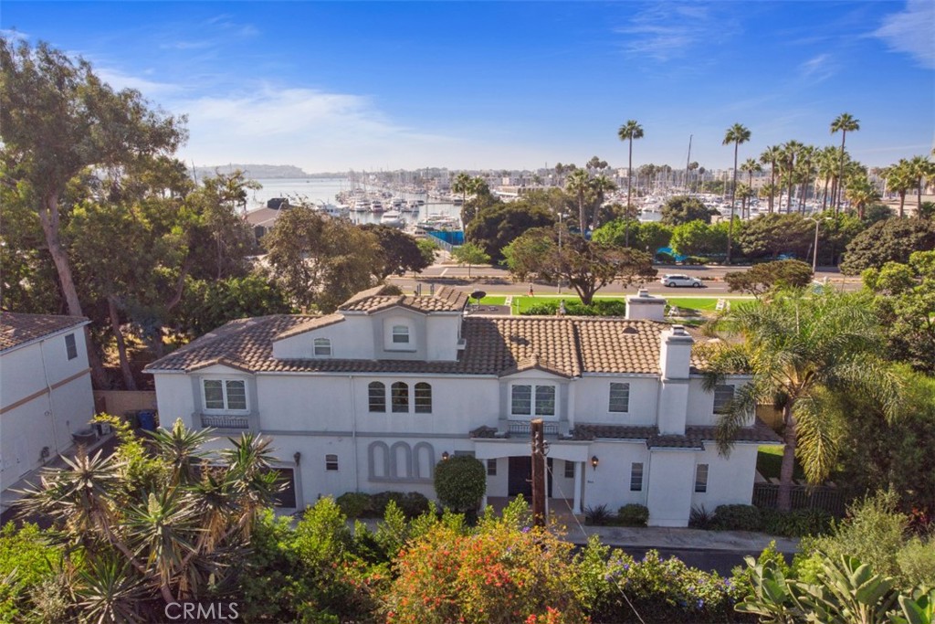944 Harbor Crossing Lane