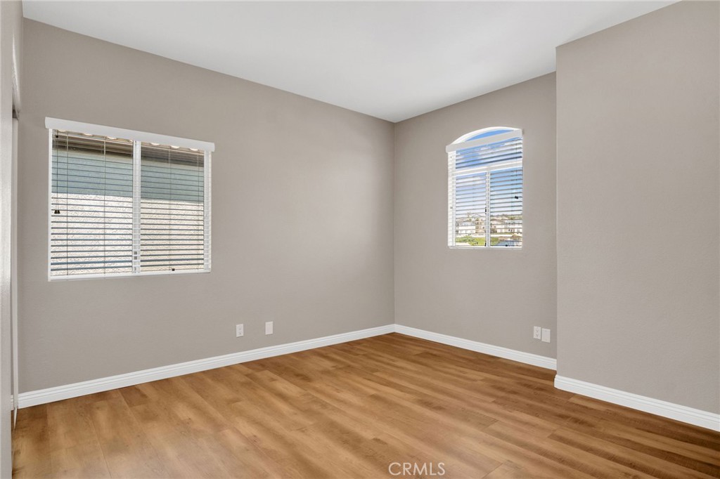 33 Dauphin
