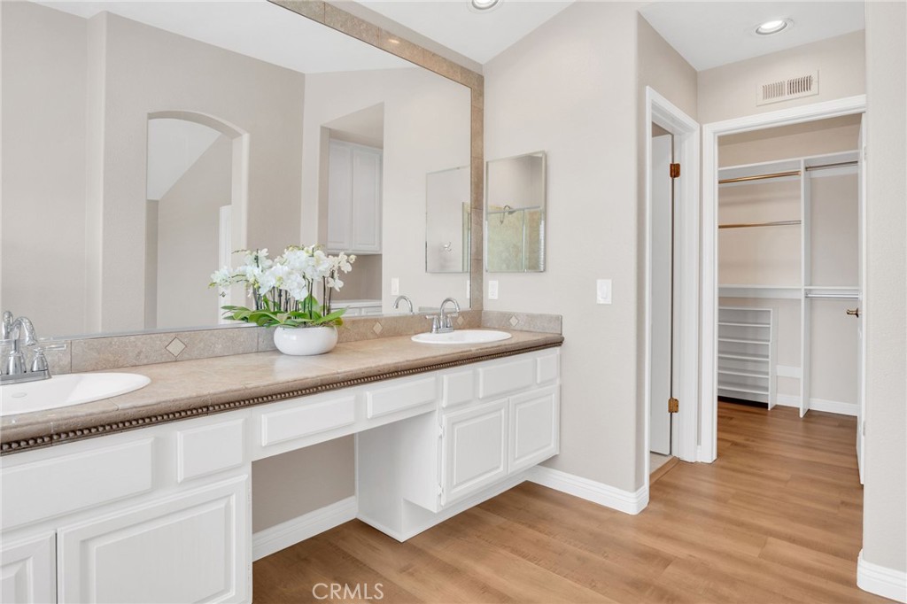 33 Dauphin