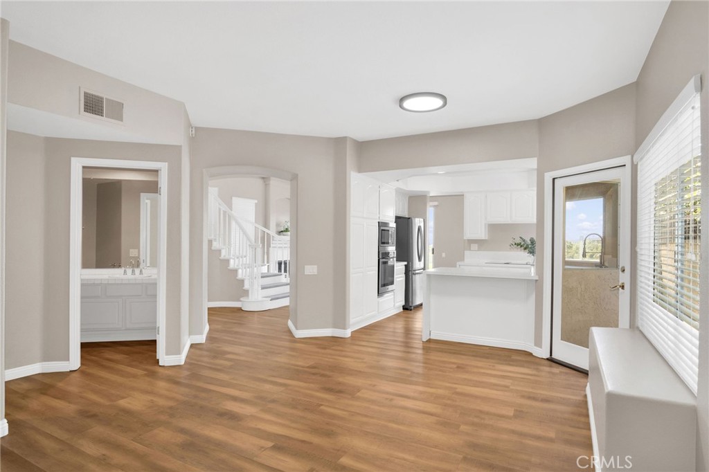 33 Dauphin