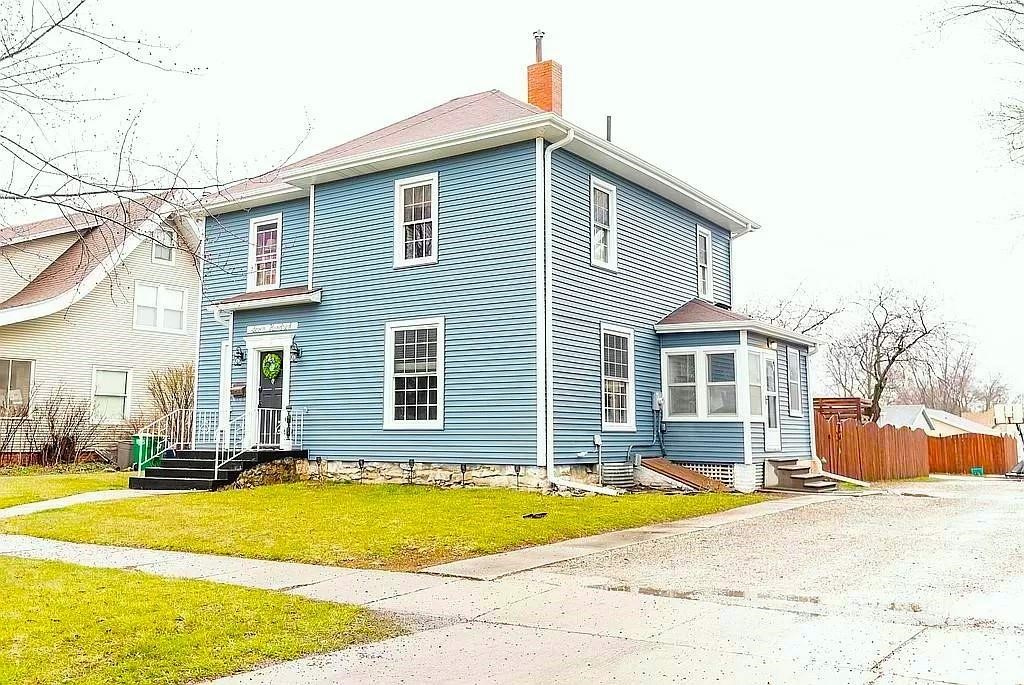 700 W Ashland Avenue