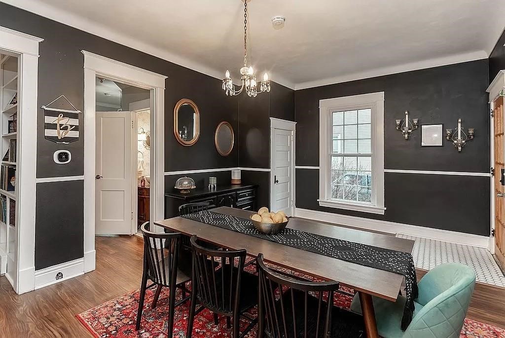700 W Ashland Avenue