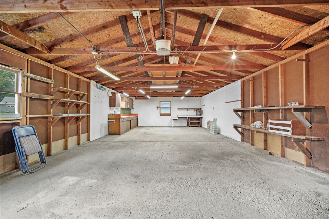 5557 SE Maple Drive