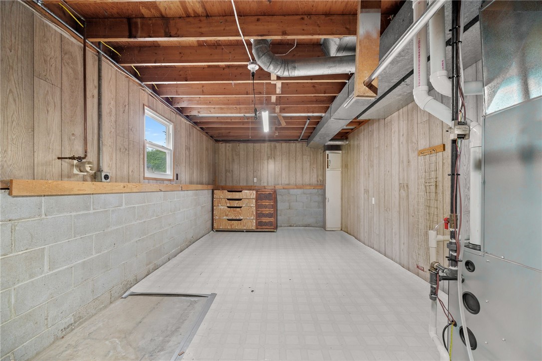 5557 SE Maple Drive