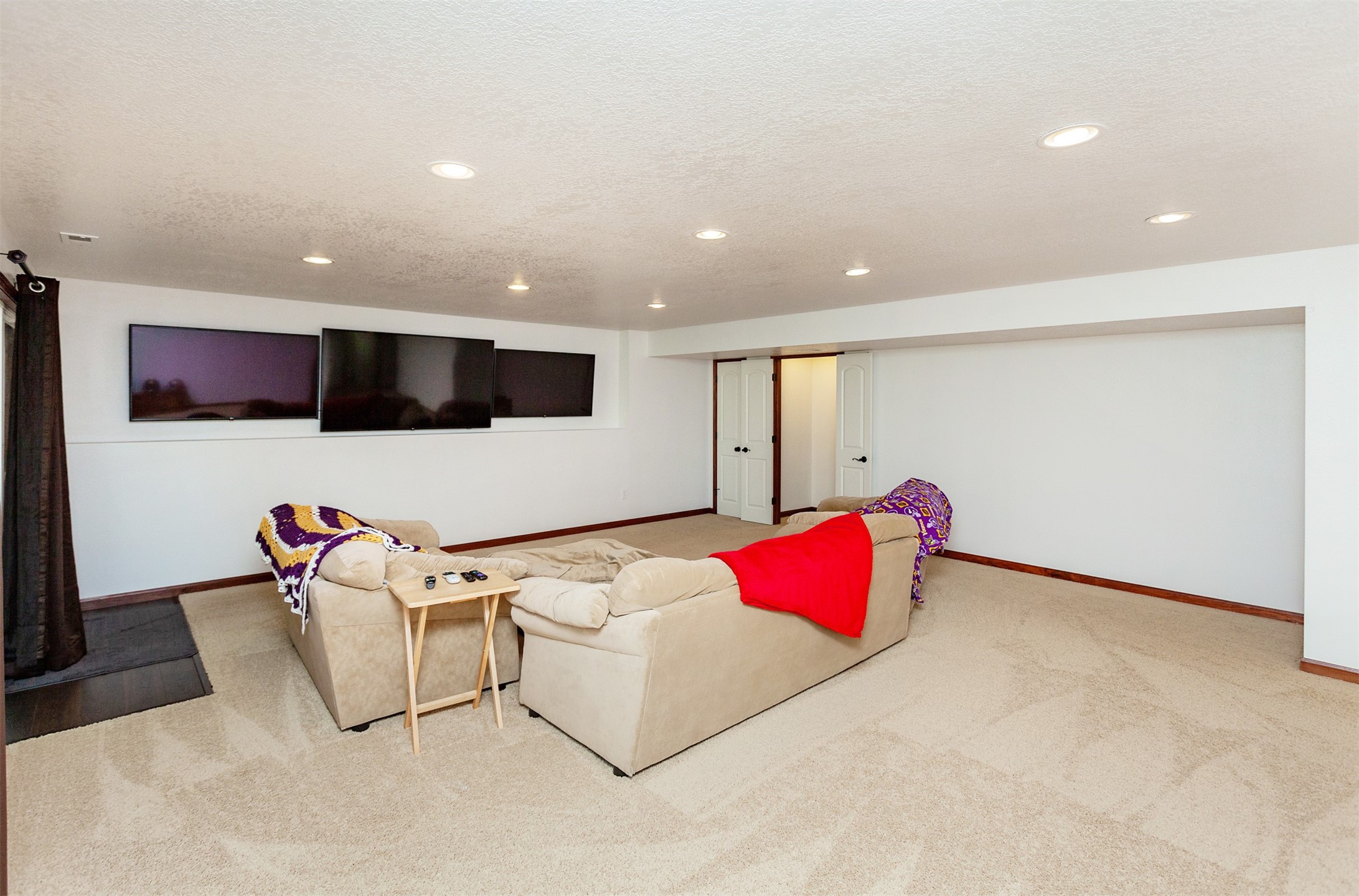 1125 Rolling Hills Court