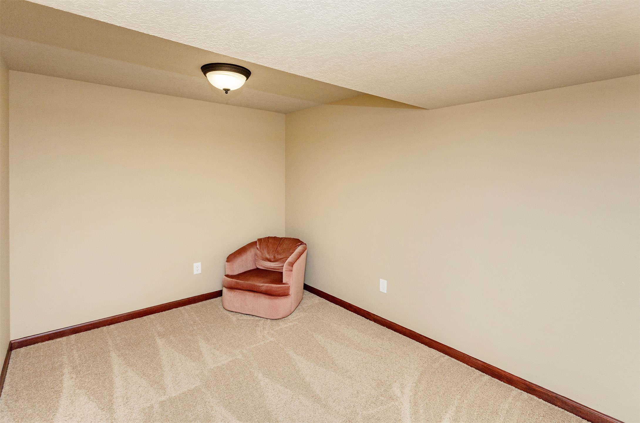 1125 Rolling Hills Court