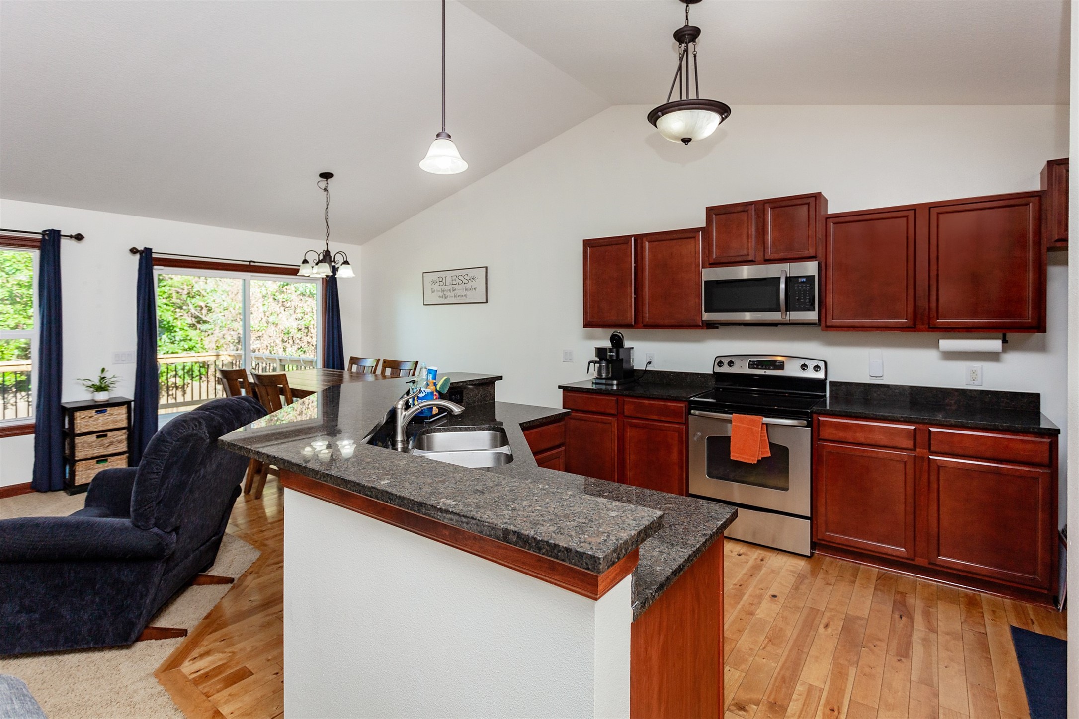 1125 Rolling Hills Court