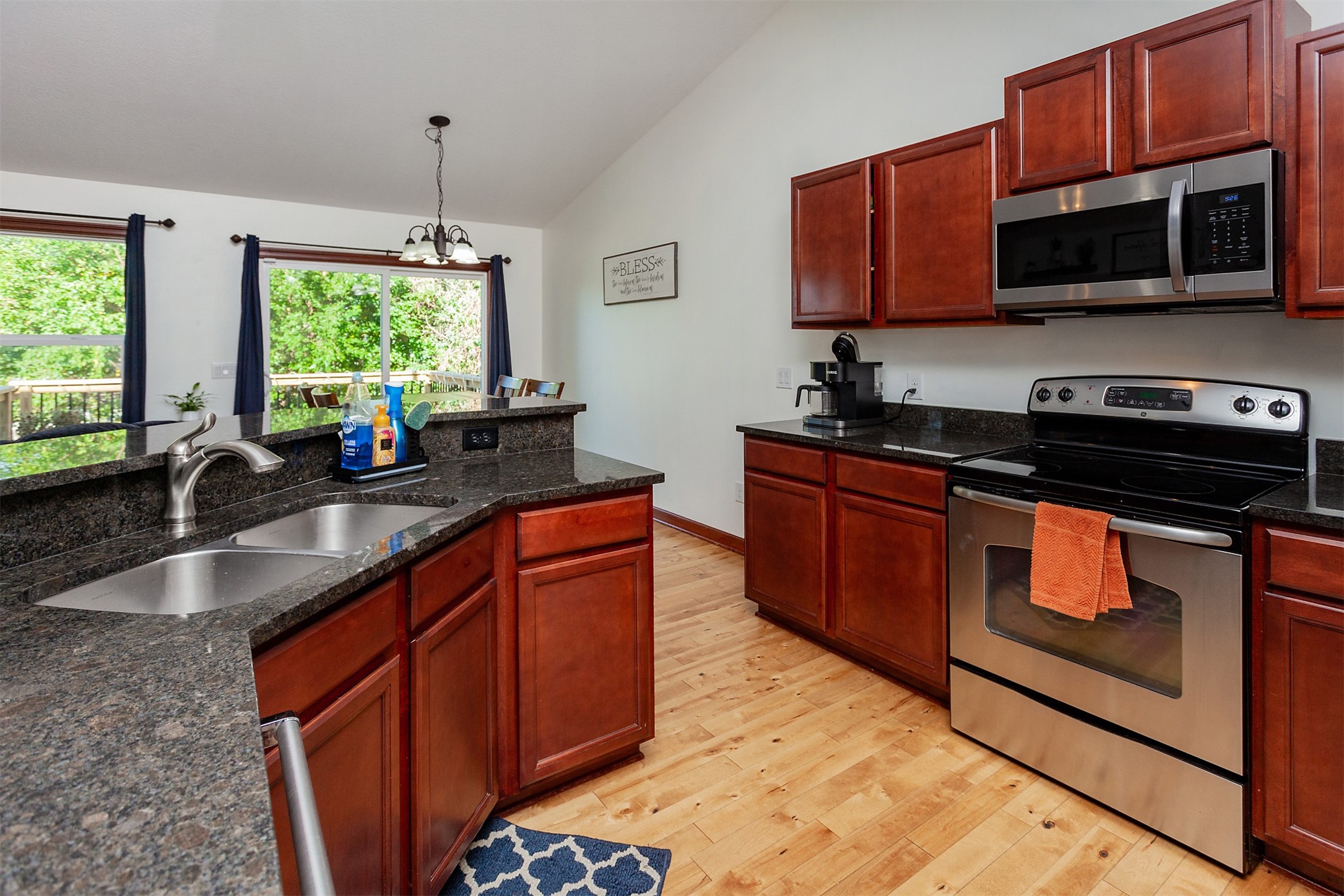 1125 Rolling Hills Court