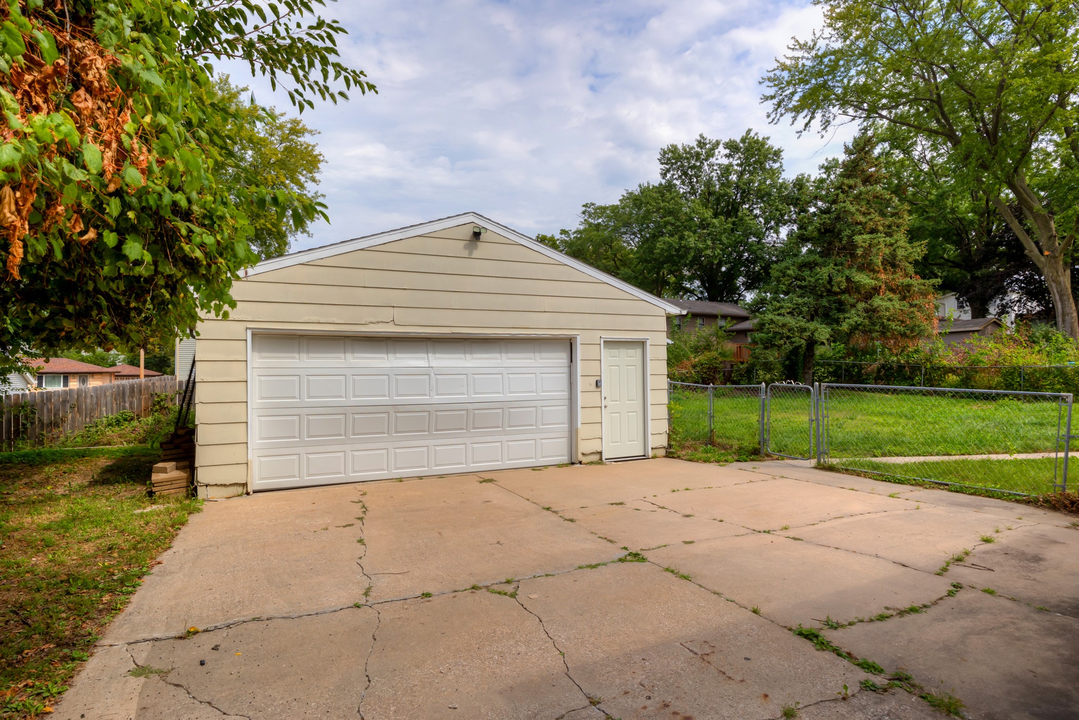 562 Greenfield Parkway
