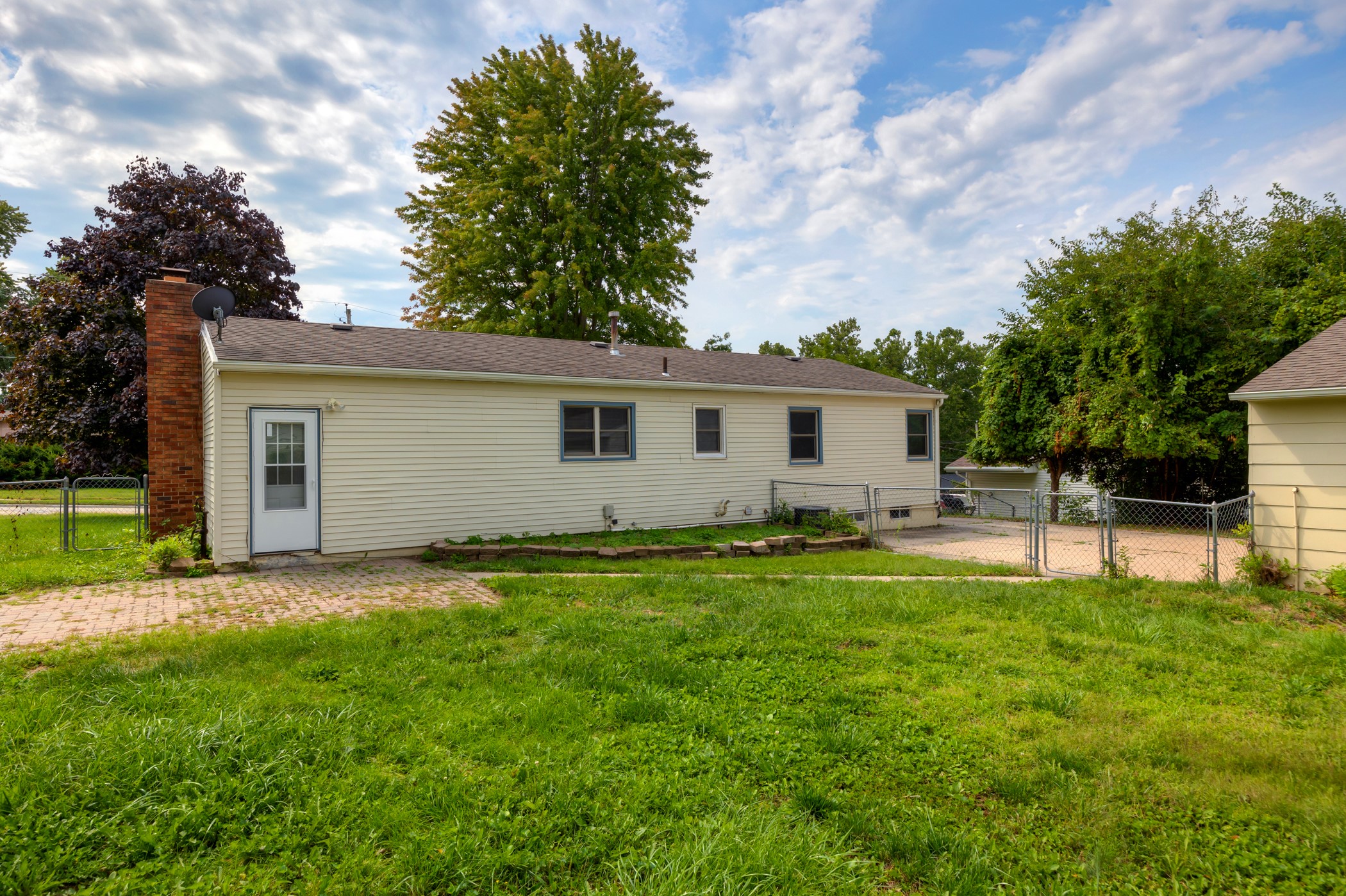 562 Greenfield Parkway