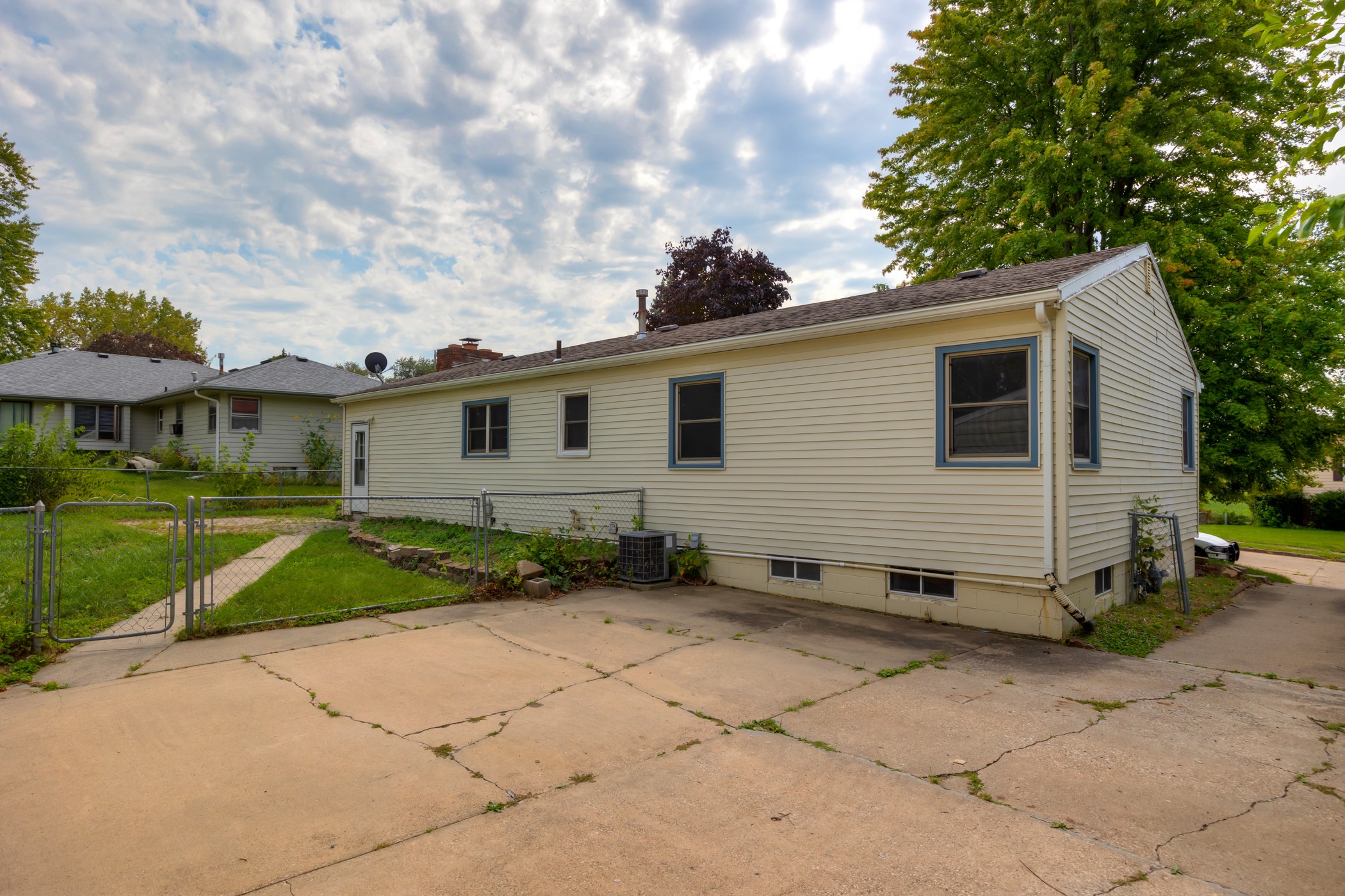 562 Greenfield Parkway