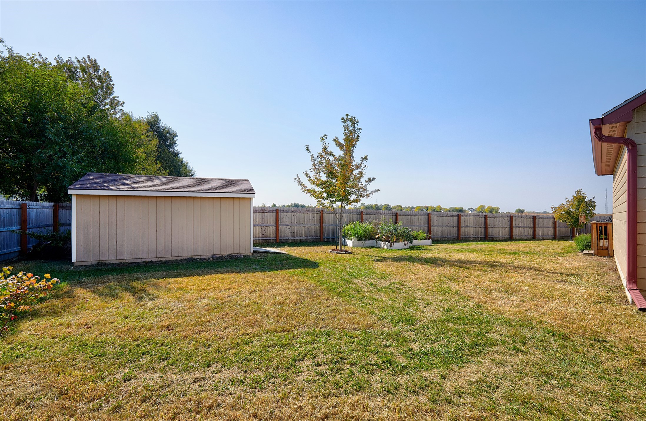 801 N 11th Avenue Circle