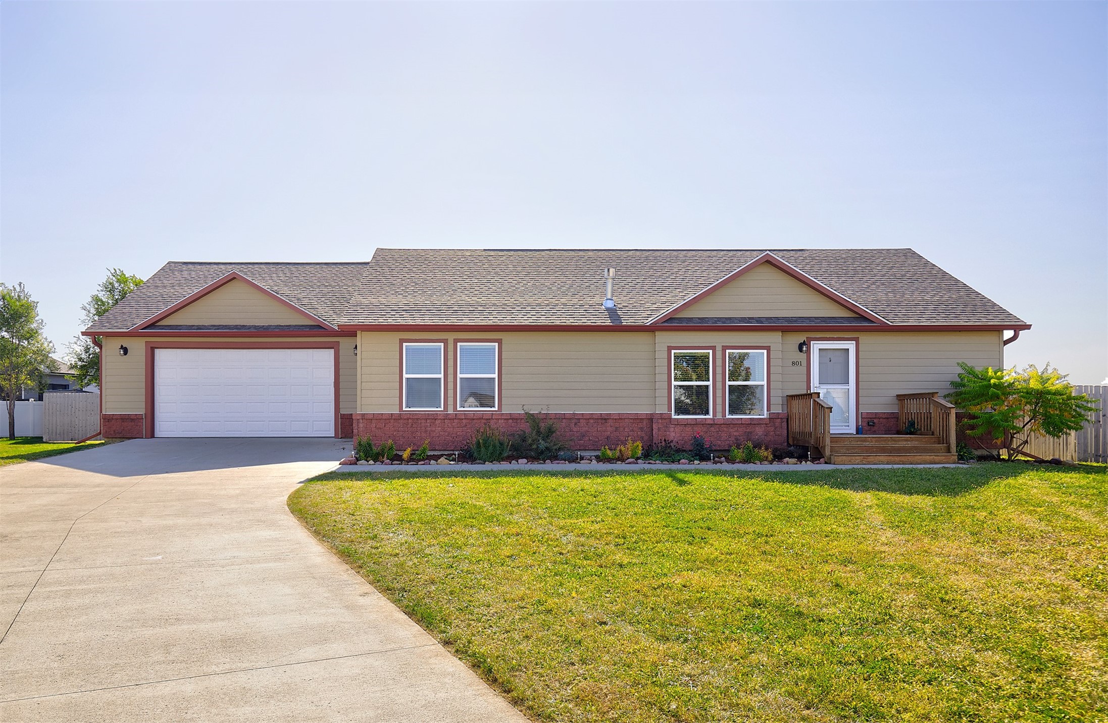 801 N 11th Avenue Circle