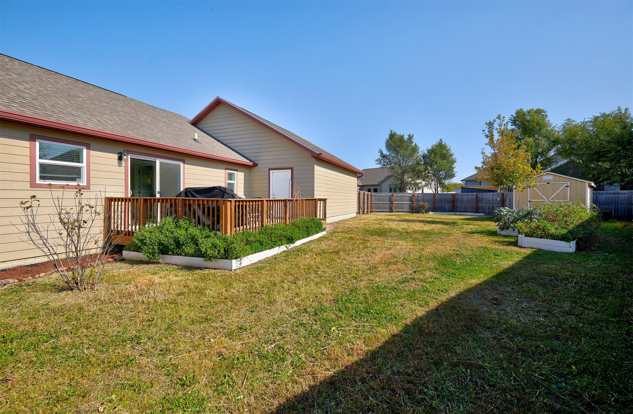 801 N 11th Avenue Circle