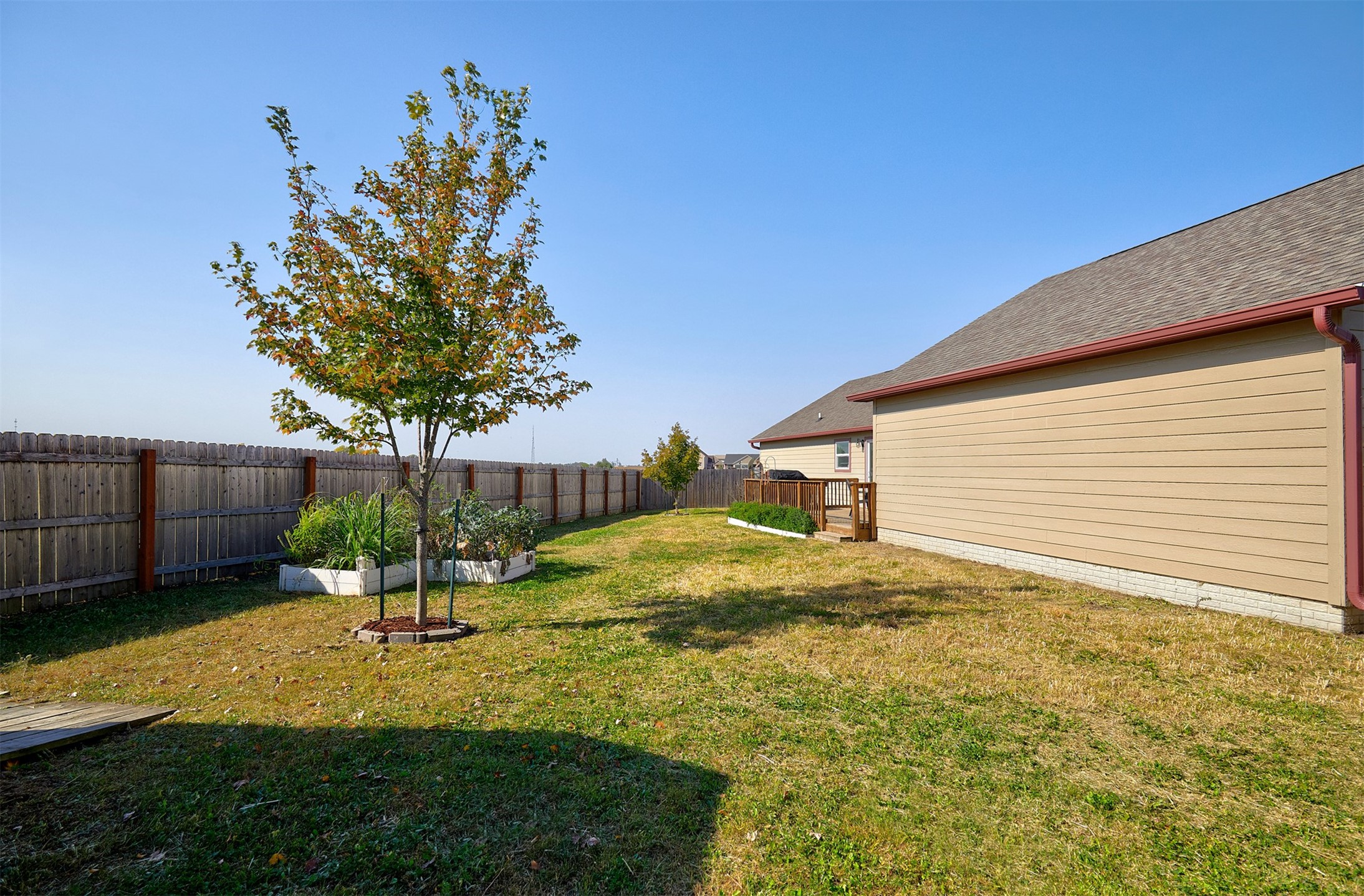 801 N 11th Avenue Circle