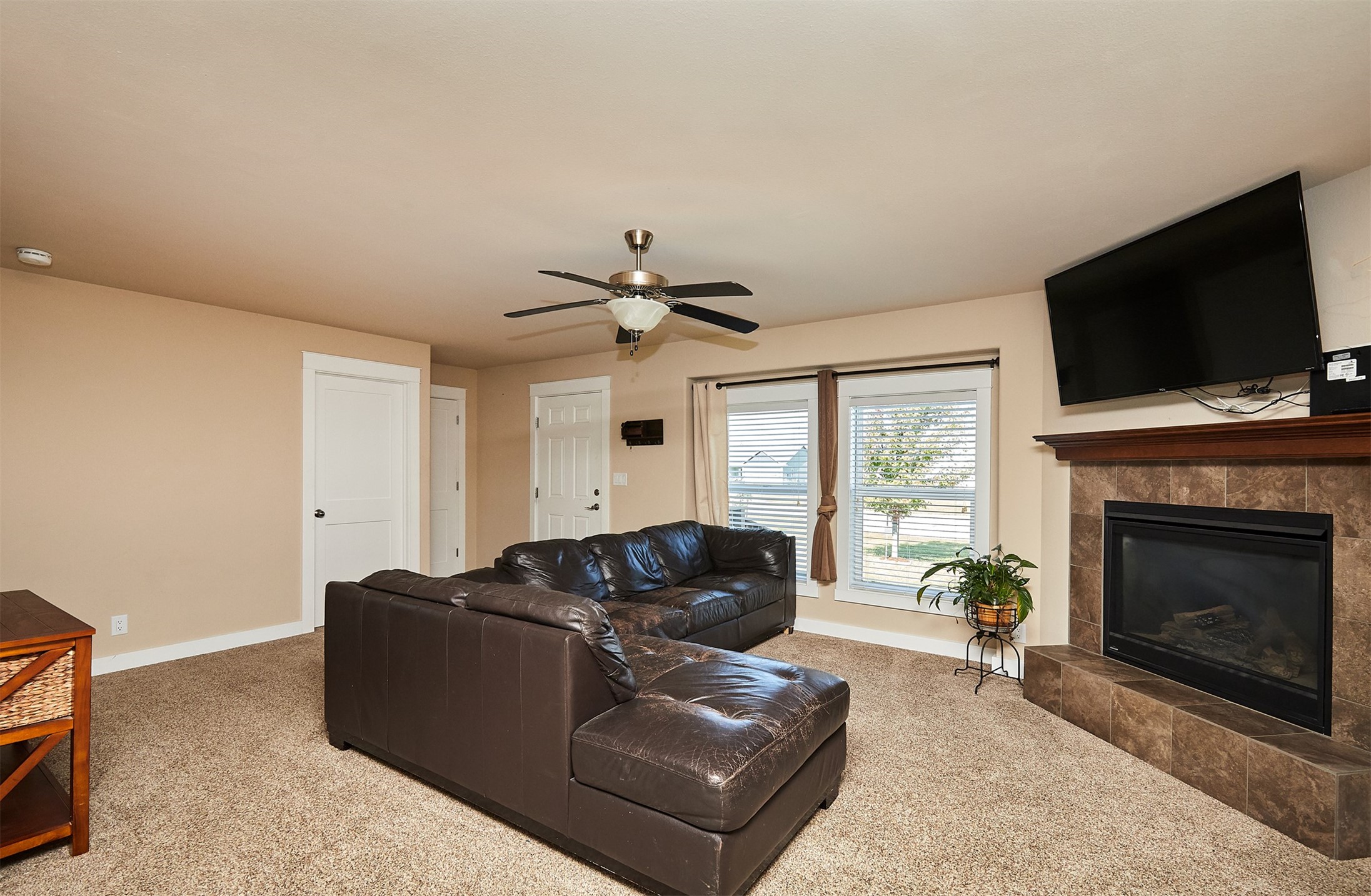 801 N 11th Avenue Circle
