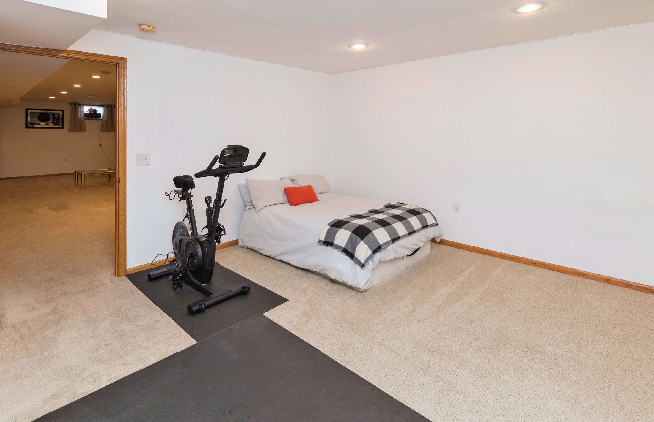 2405 Shady Lane Drive